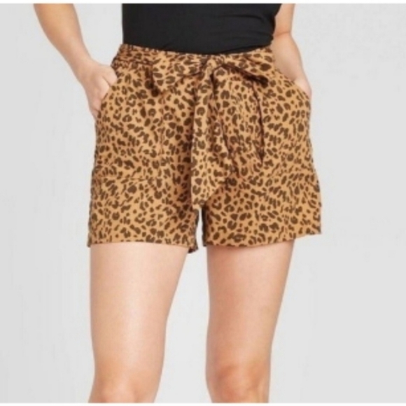 Animal print shorts-Large - Picture 3 of 5